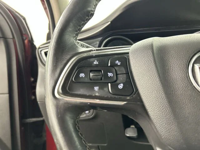 Used 2022 Red Buick Essence image 11