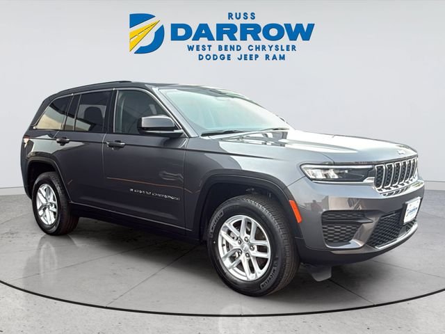 Used 2023 Gray Jeep Laredo image 7