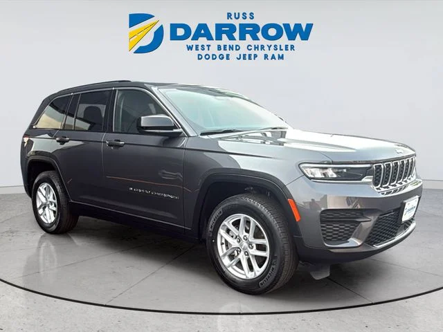 Used 2023 Gray Jeep Laredo image 7