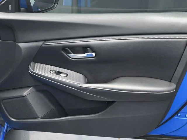 Used 2022 Blue Nissan SV image 33