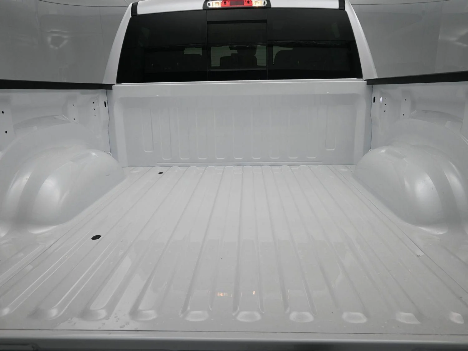 New 2026 Ivory White Tri-Coat Pearl-Coat Exterior Paint RAM Laramie image 19