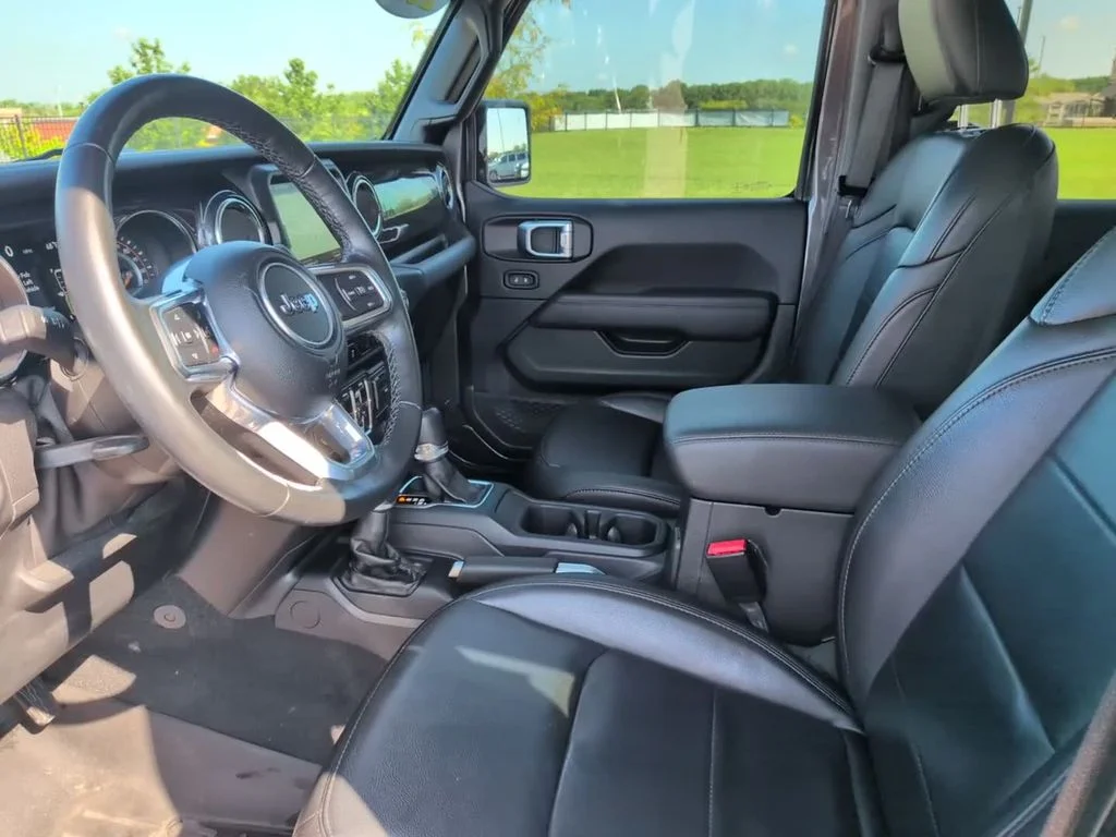 Certified Used 2021 Gray Jeep Unlimited Sahara Altitude image 19