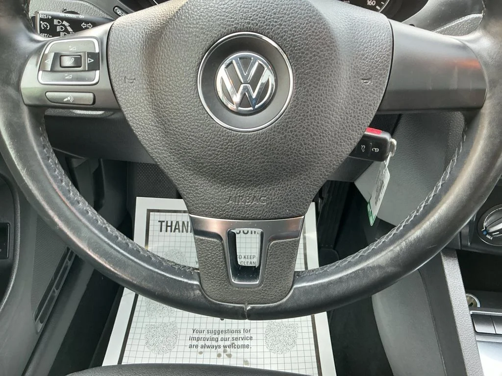 Used 2012 Gray Volkswagen 2.5L SE image 18