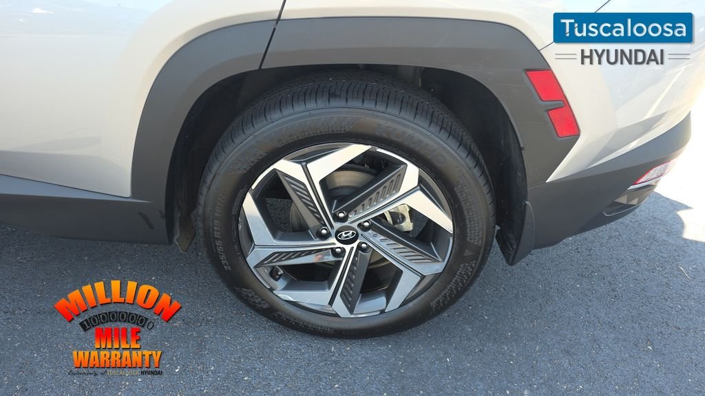 Used 2023 Silver Hyundai SEL image 11