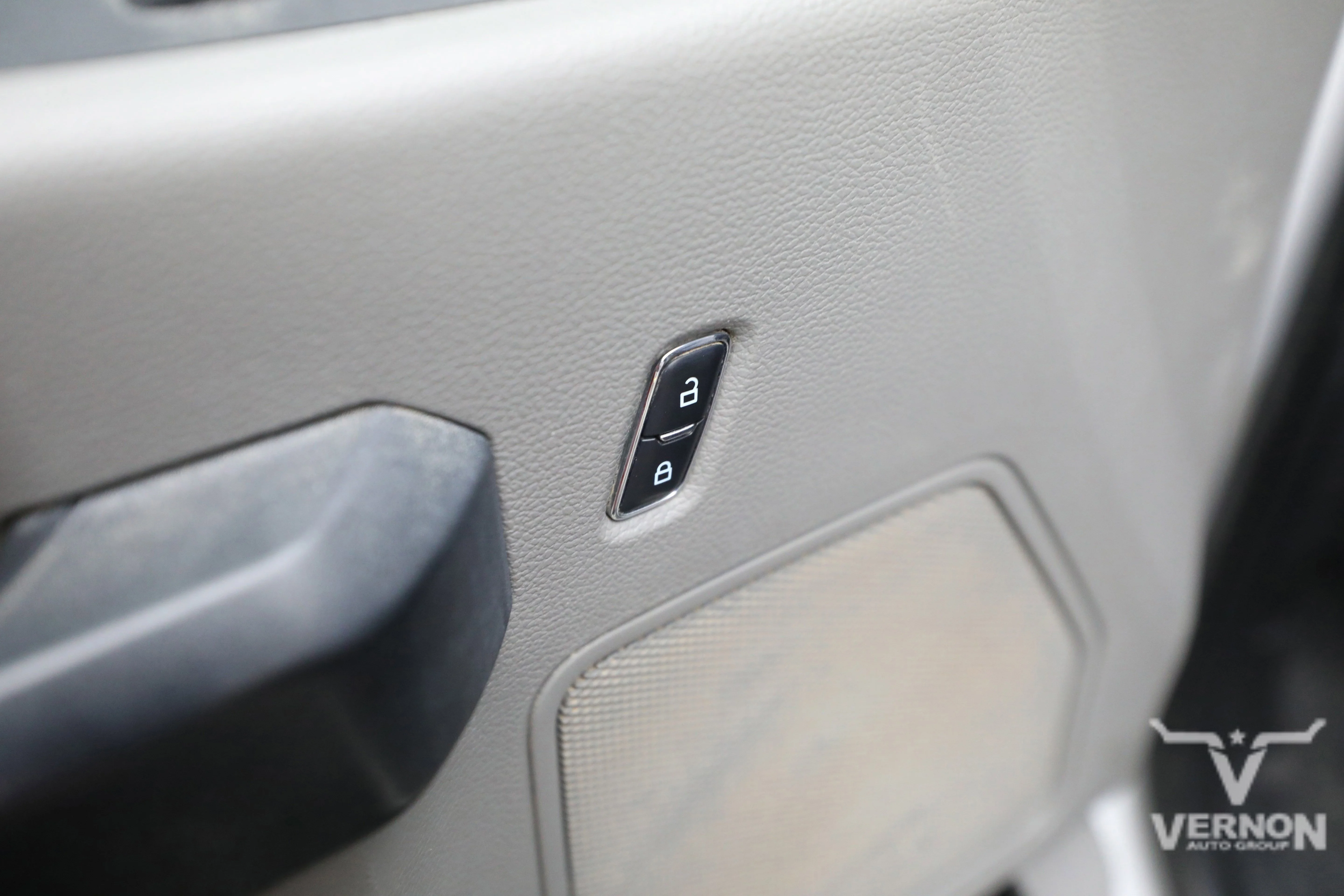 Pre-Owned 2018 Ford Super Duty F-250 XL Crew Cab 4x4 Flatbed