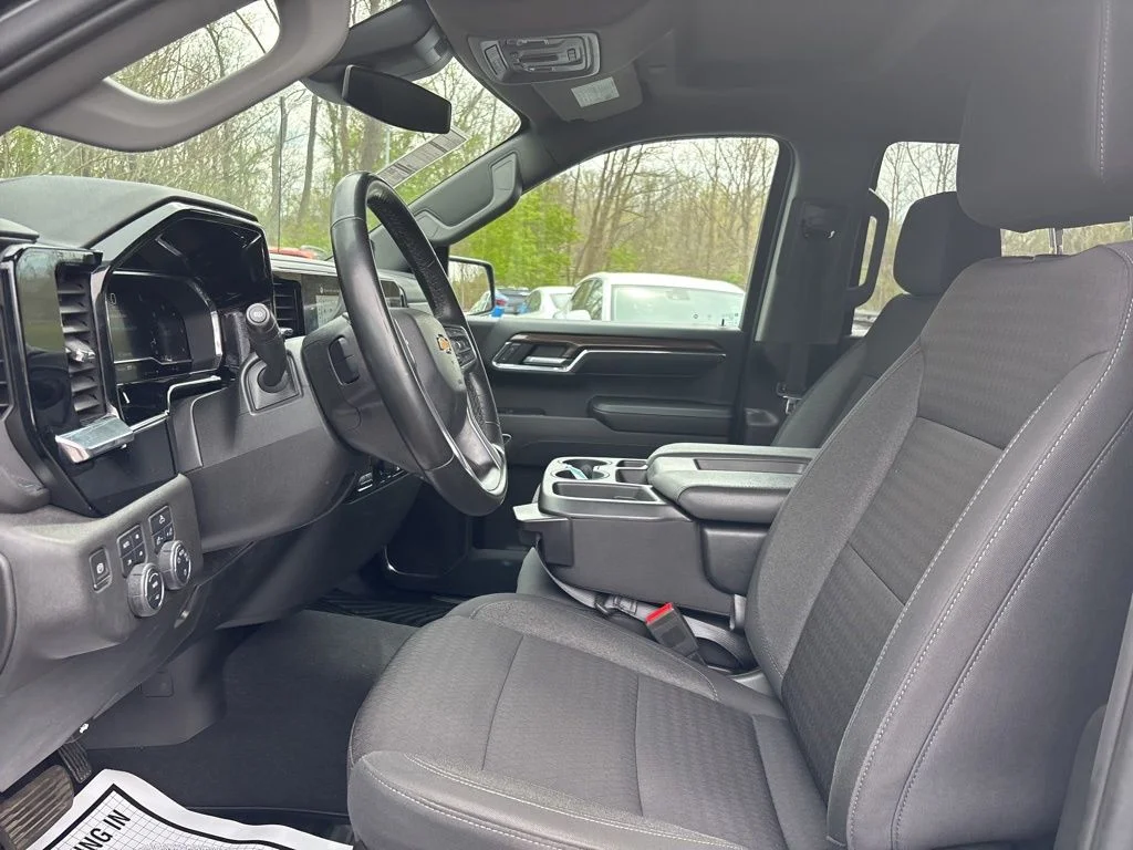 2024 Chevrolet Silverado 1500 LT - Photo 9