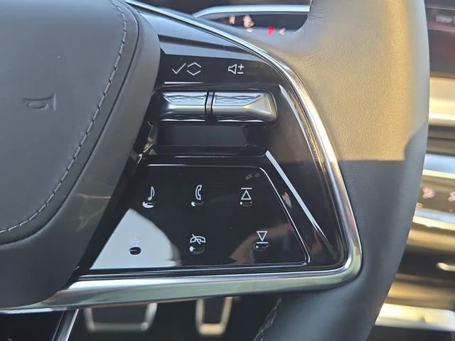 2026 Cadillac LYRIQ V Premium - Photo 15