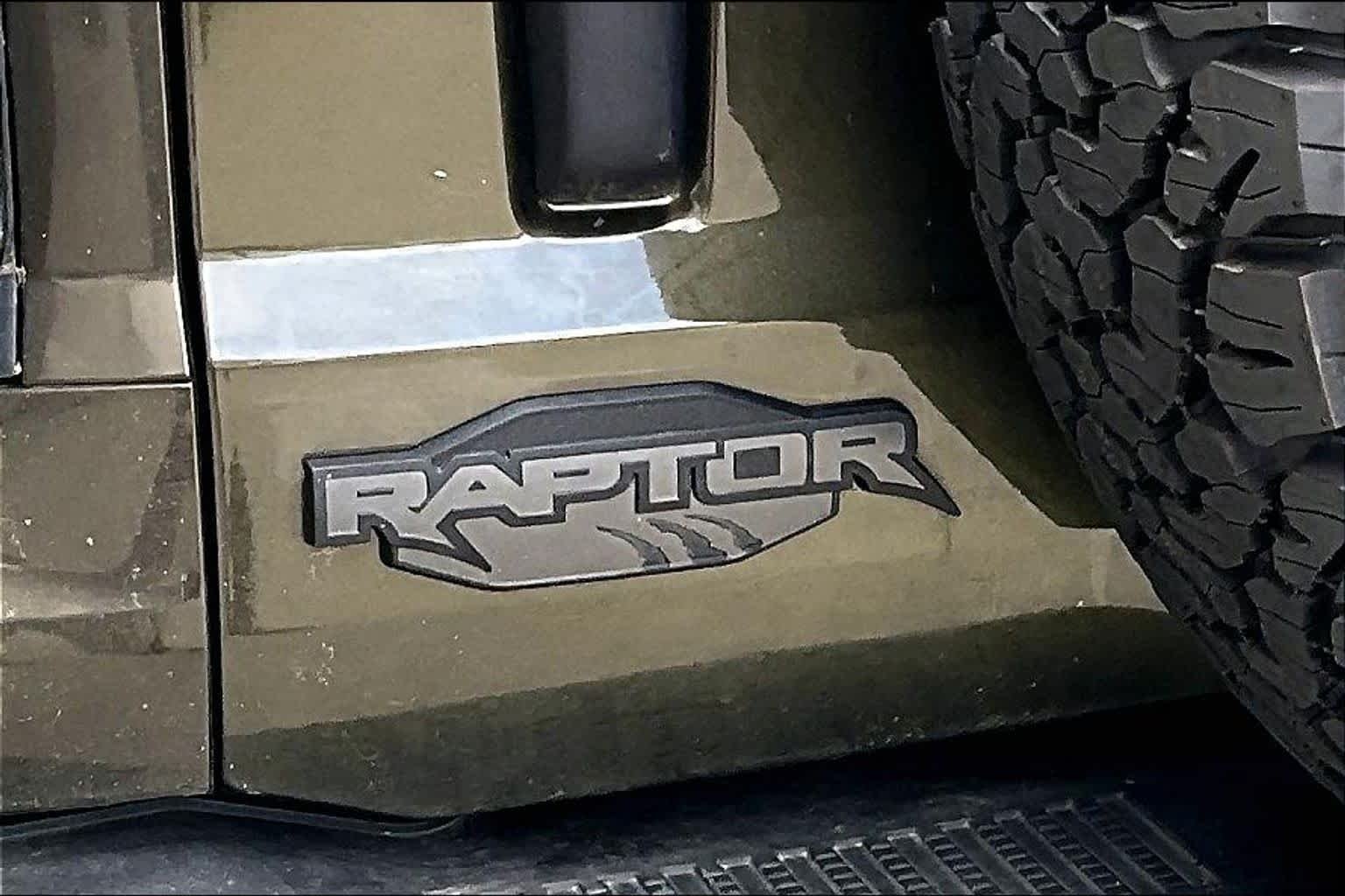 Used 2025 Shelter Green Metallic Ford Raptor image 17