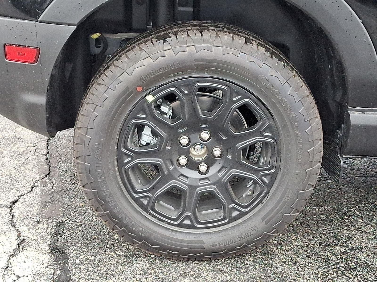 New 2026 Shadow Black Ford Badlands® image 5