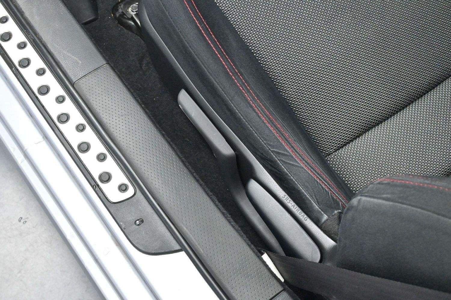 Used 2018  Subaru Premium image 13