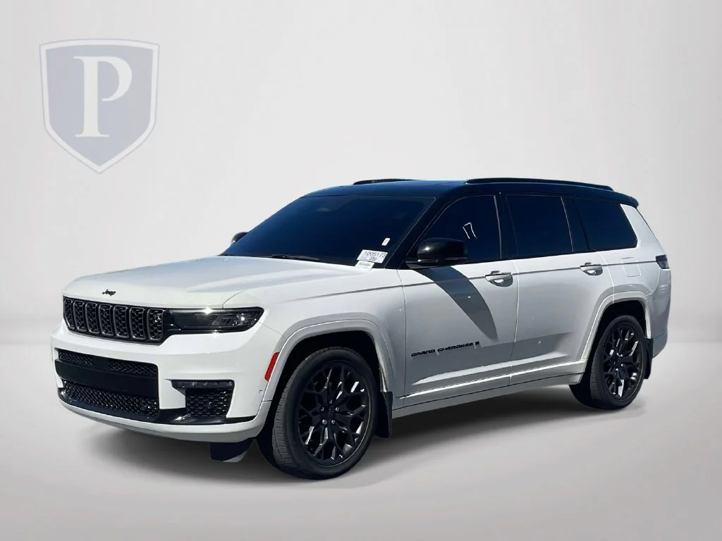 Used 2023 White Jeep Summit image 4