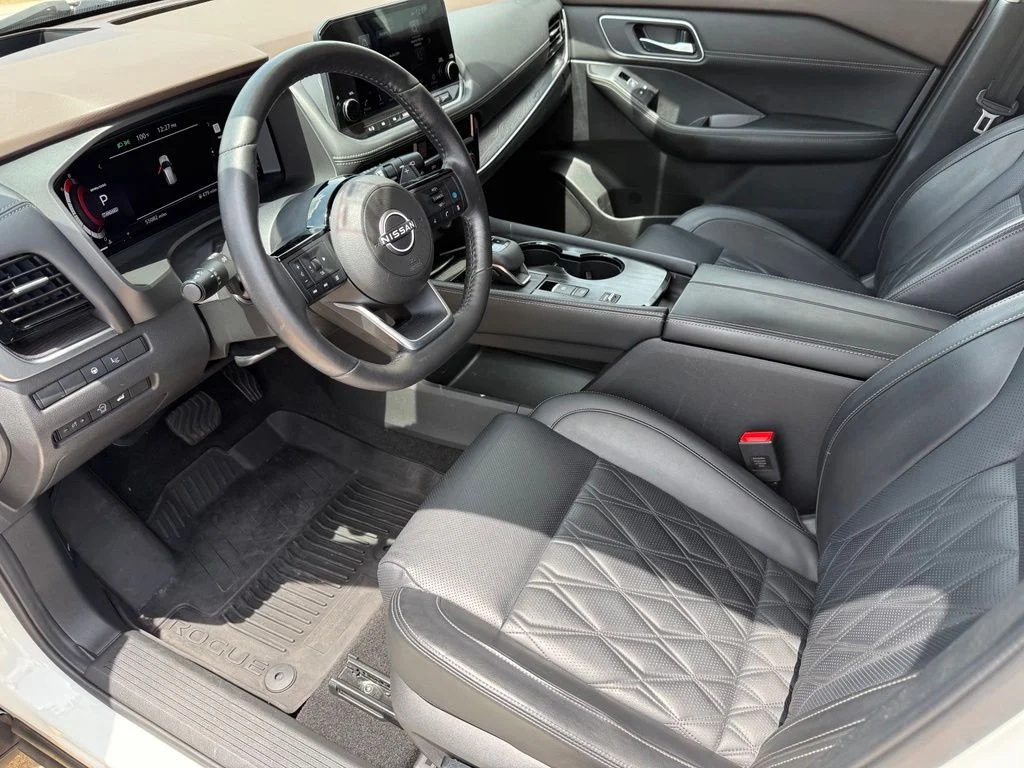 Certified Used 2023 White Nissan Platinum image 10