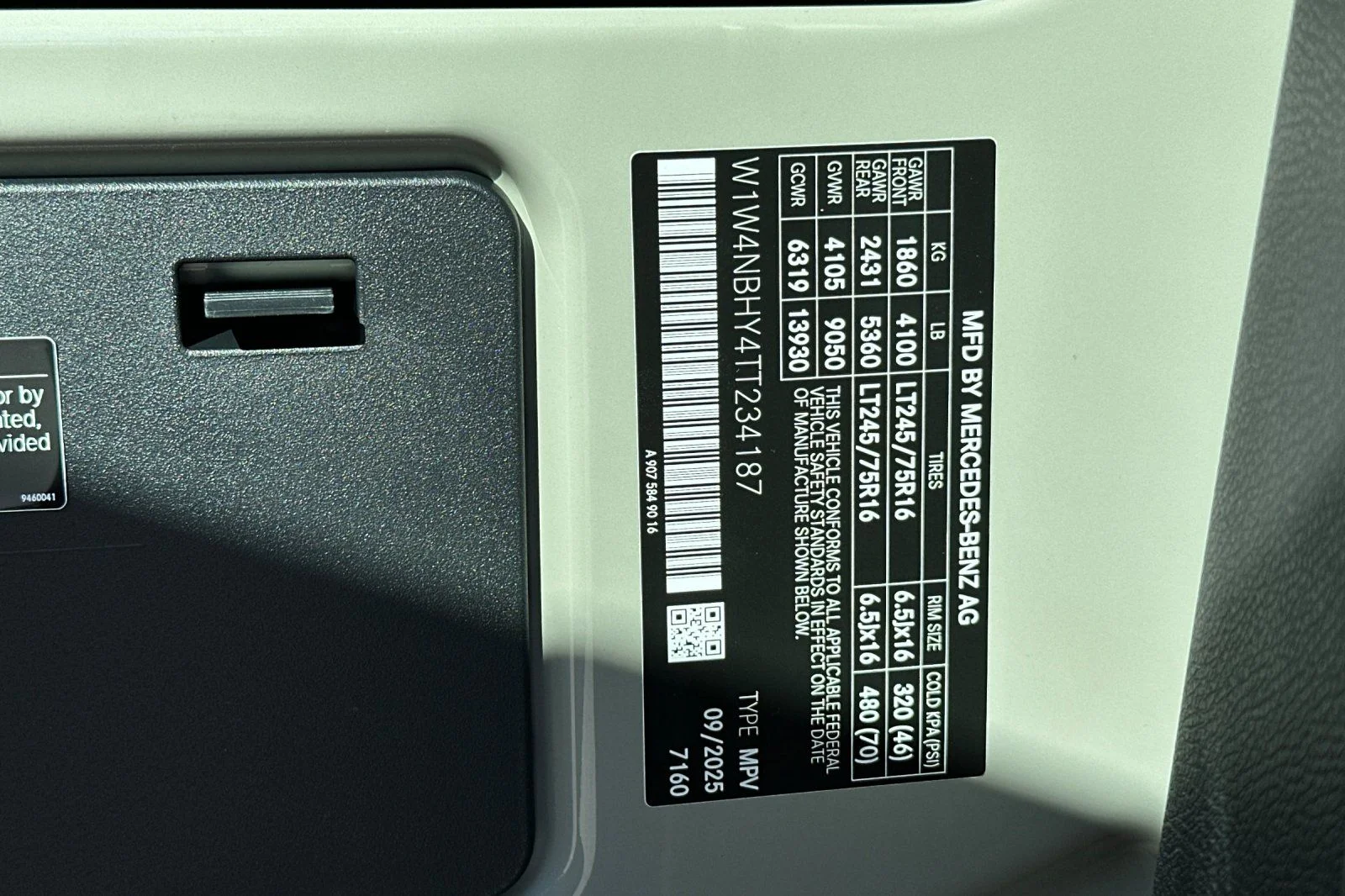 2026 Mercedes-Benz Sprinter Crew Van Base - Photo 22