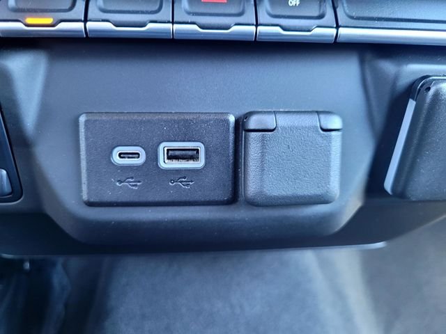 Used 2023 White Chevrolet Custom image 20