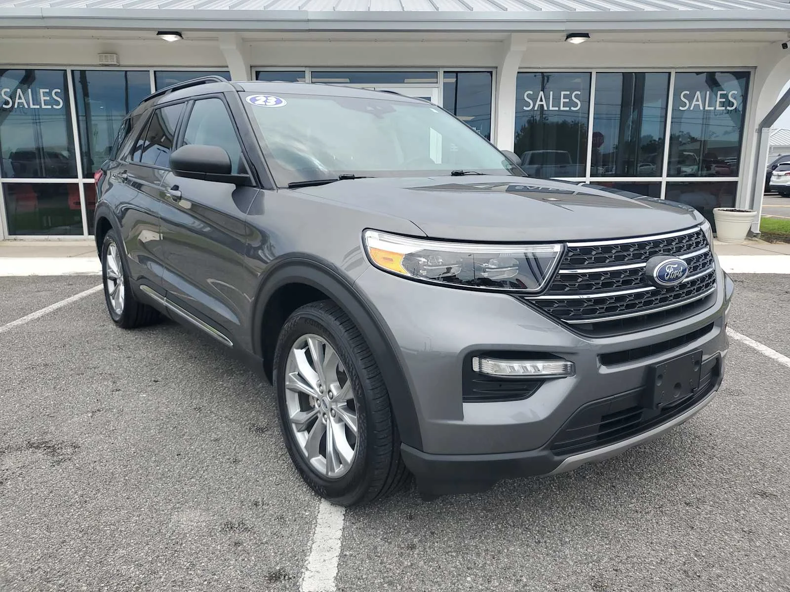 Used 2023 Carbonized Gray Metallic Ford XLT image 10