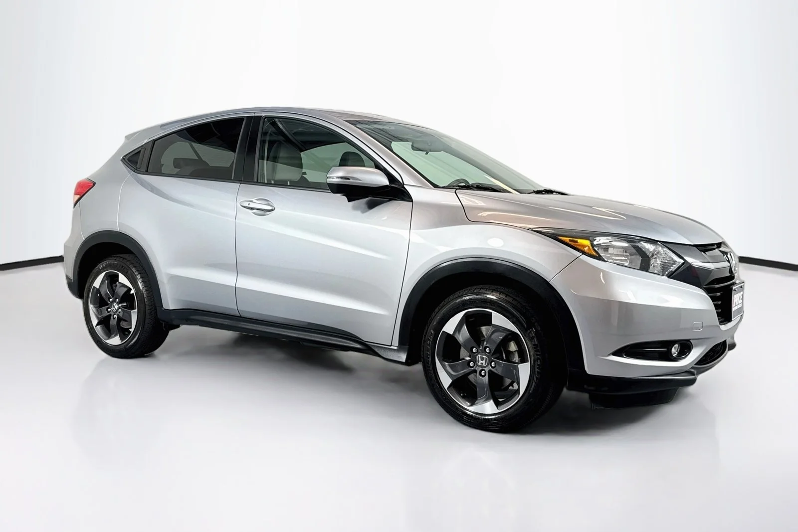 Used 2018 Lunar Silver Metallic Honda EX image 3