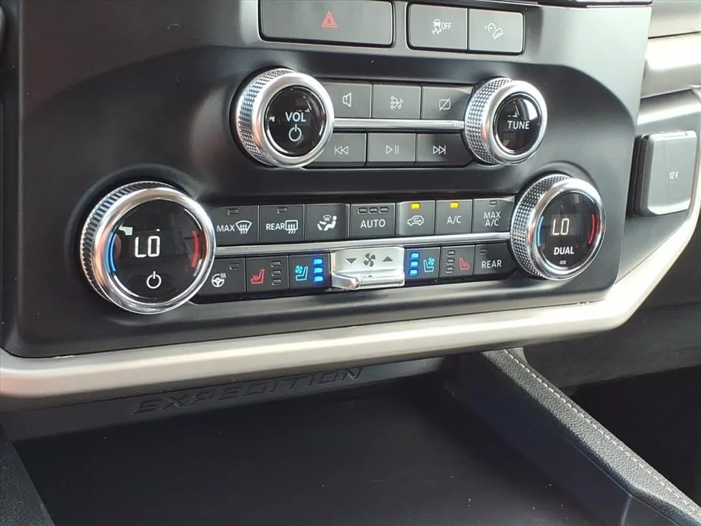 Used 2022 Red Ford XLT image 9