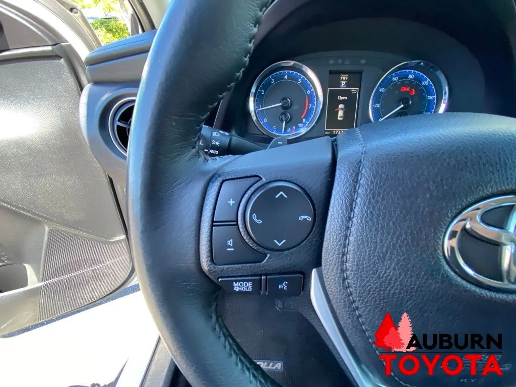 Used 2017 Ice Cap Toyota SE image 30