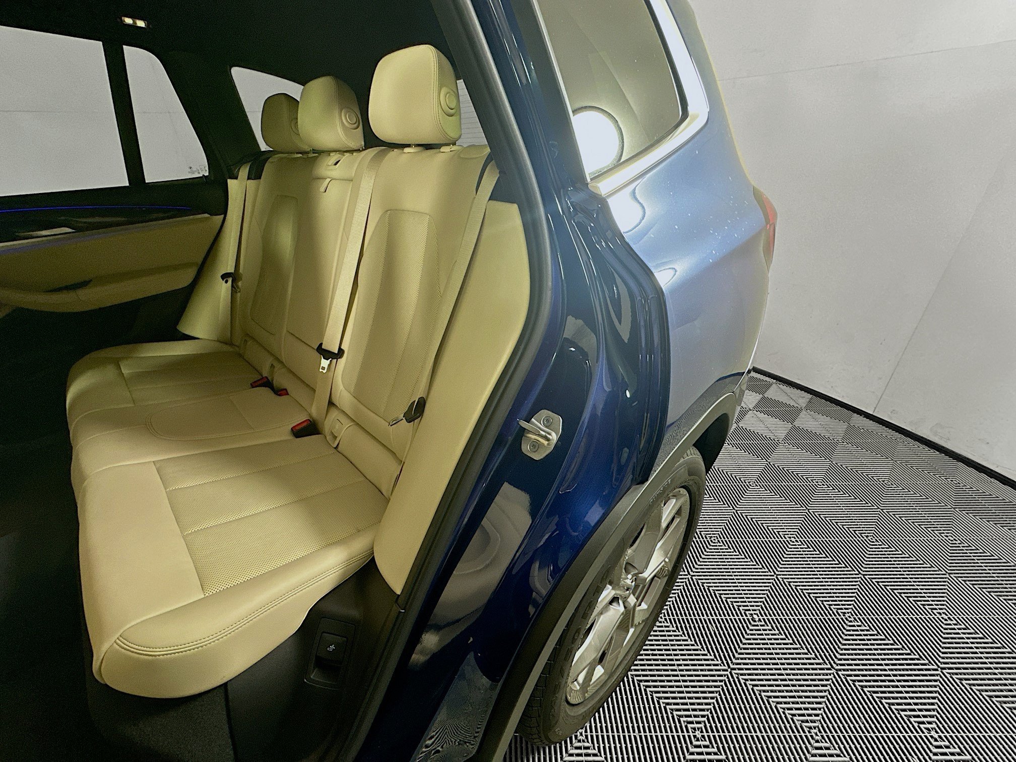 Used 2022 Phytonic Blue Metallic BMW xDrive30i image 26