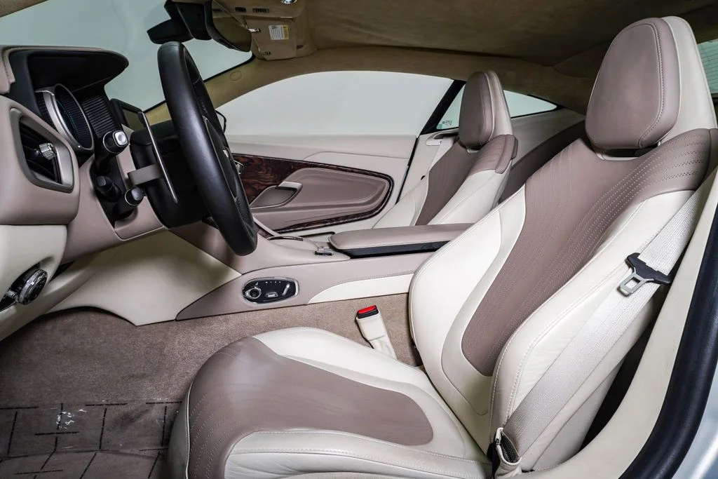 Used 2017 Lightning Silver Aston Martin Launch Edition image 20