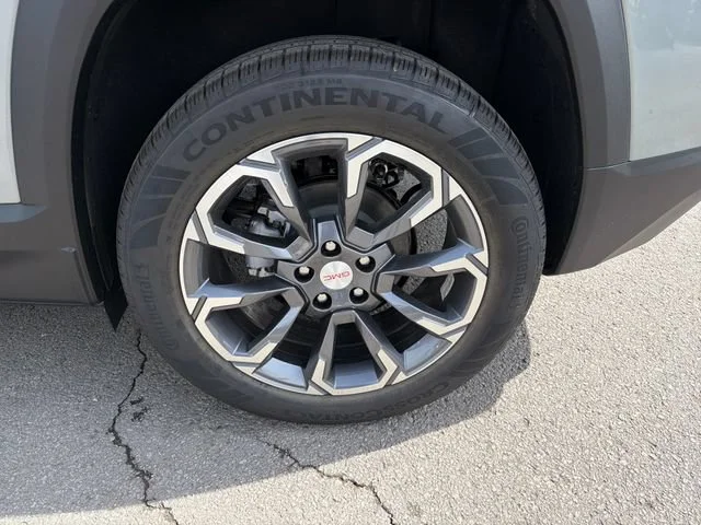 New 2027 Sterling Metallic GMC Elevation image 26
