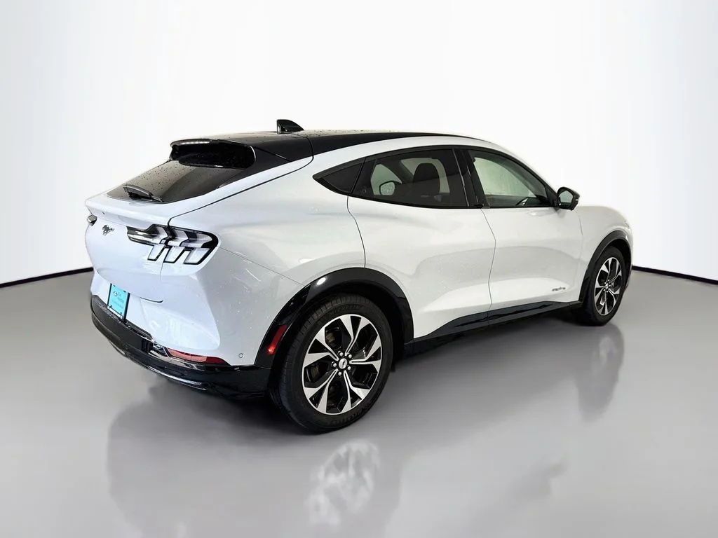Used 2023 Space White Metallic Ford Premium image 14