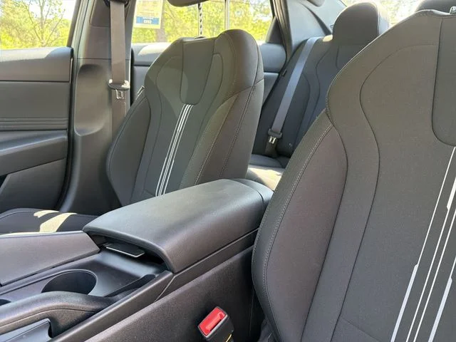 Used 2025 Silver Hyundai SEL Sport image 21