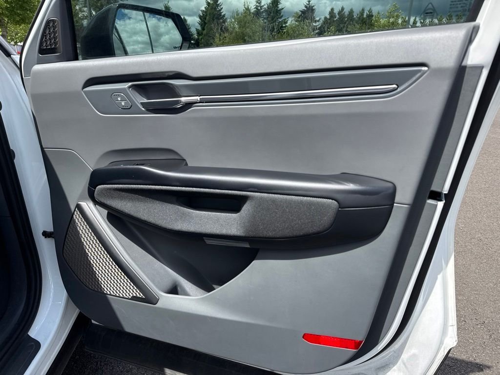 Used 2024 Snow White Pearl Kia GT-Line image 29