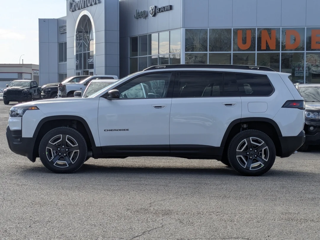 New 2026 White Jeep Laredo - - 4x4 - 1.6L Turbo Hybrid - 12.3 Uconnect 5 Display - Selec-Terrain & More! image 5