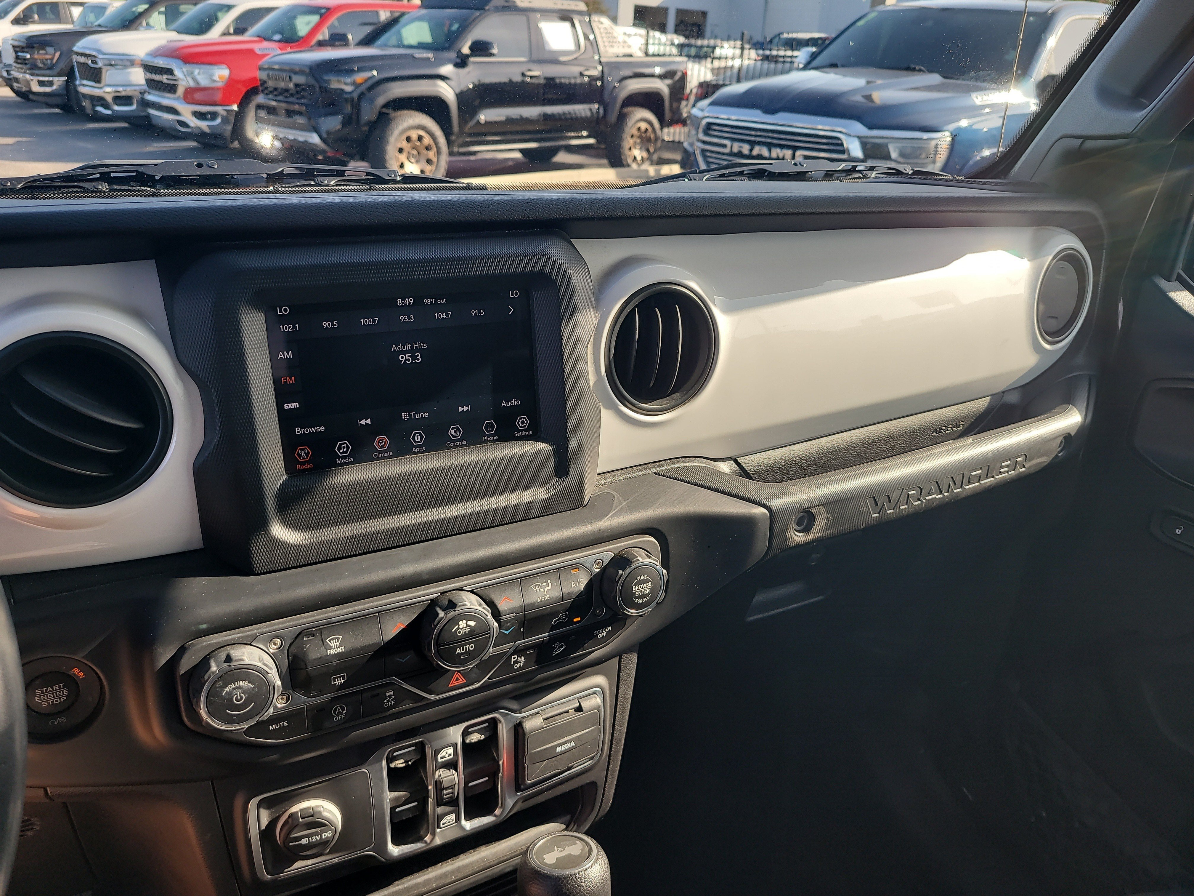 Used 2021 Sarge Green Clearcoat Jeep Unlimited Islander image 19