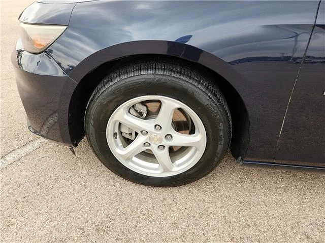 Used 2018 Blue Velvet Metallic Chevrolet LS w/1LS image 9