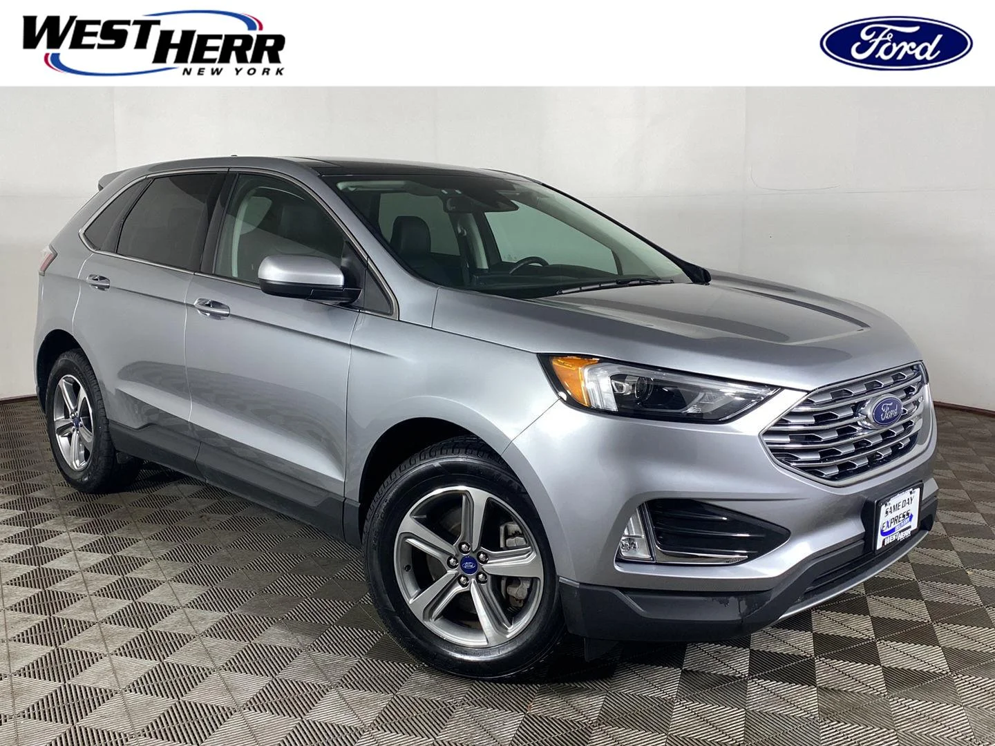 Used 2022 Iconic Silver Ford SEL image 1