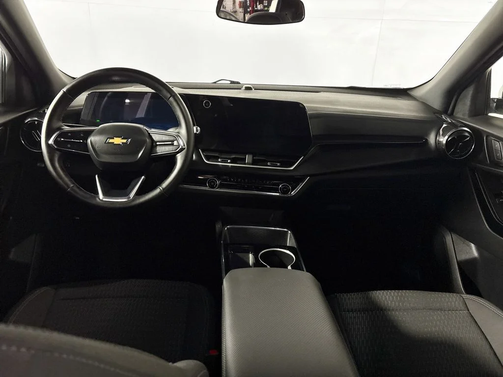 Used 2025 White Chevrolet LT image 12