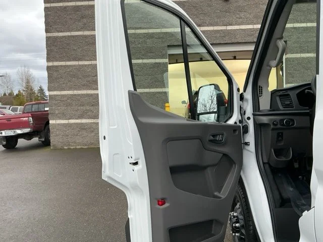 New 2026 Oxford White Ford Base image 13