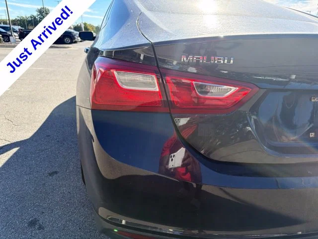 Used 2022 Gray Chevrolet LS image 16