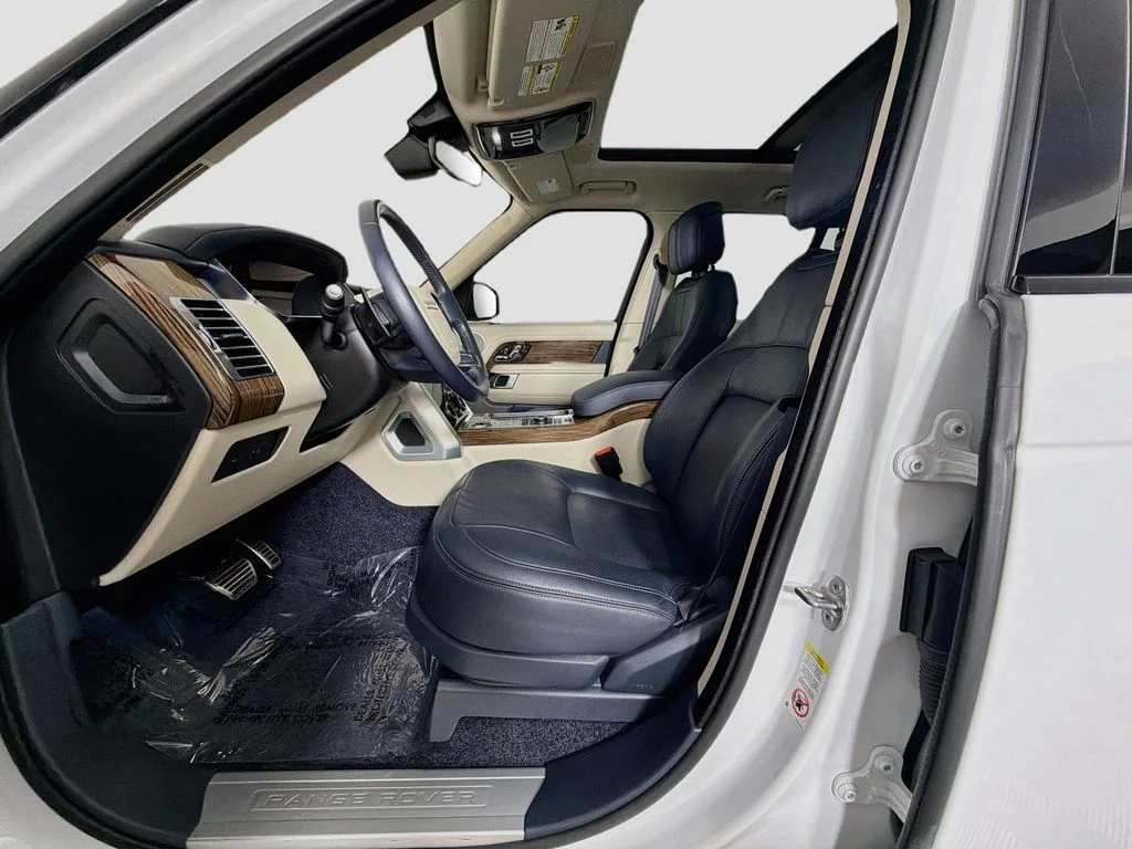 Used 2022 White Land Rover Westminster image 22