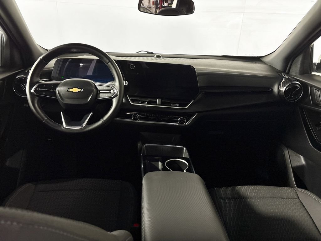Used 2025 White Chevrolet LT image 12