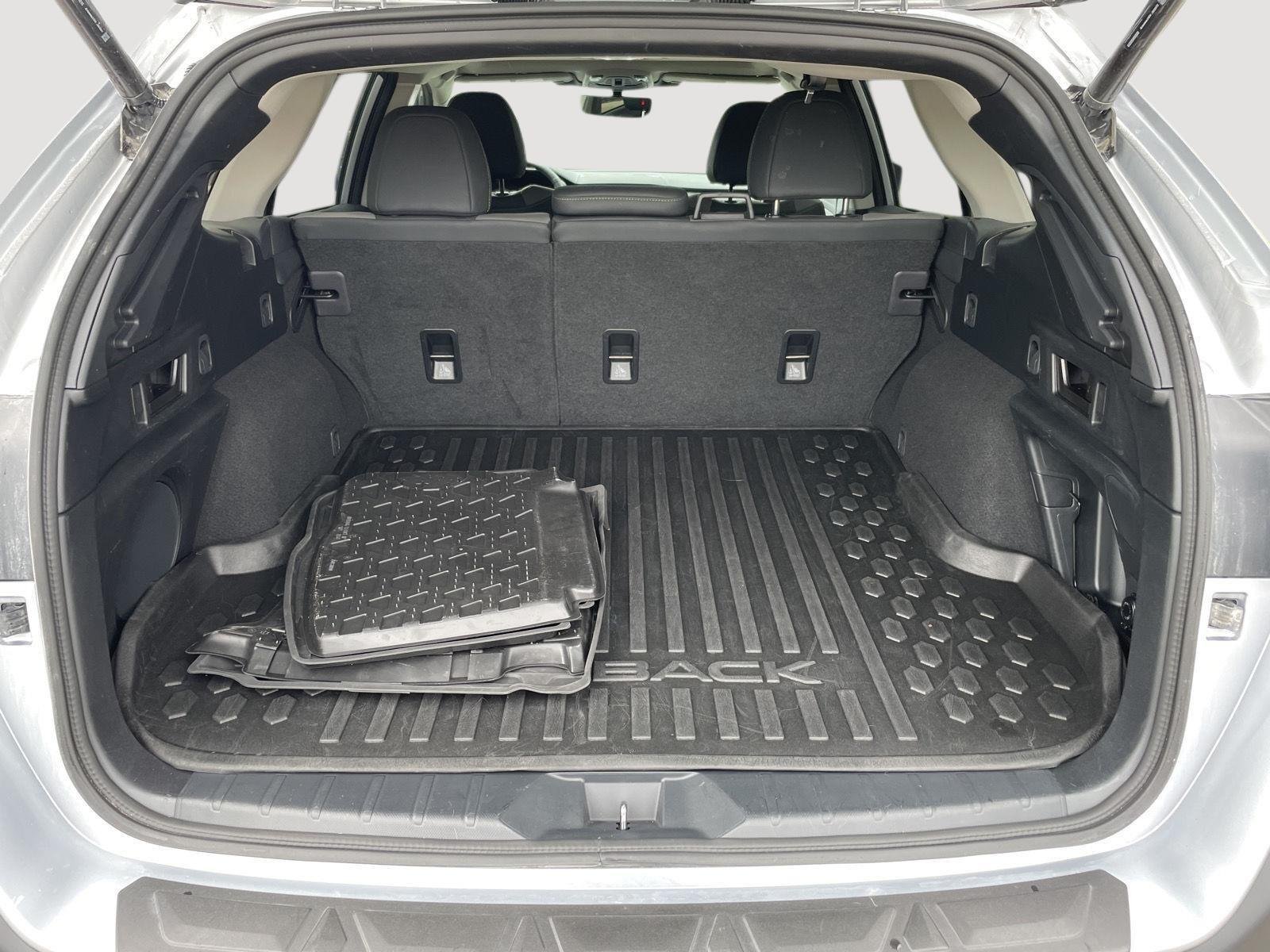 Used 2025 Ice Silver Metallic Subaru Onyx Edition XT image 25