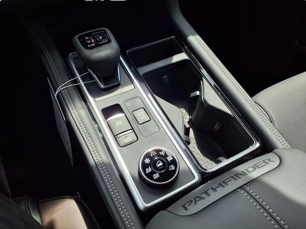 New 2026 Super Black Nissan Platinum image 11