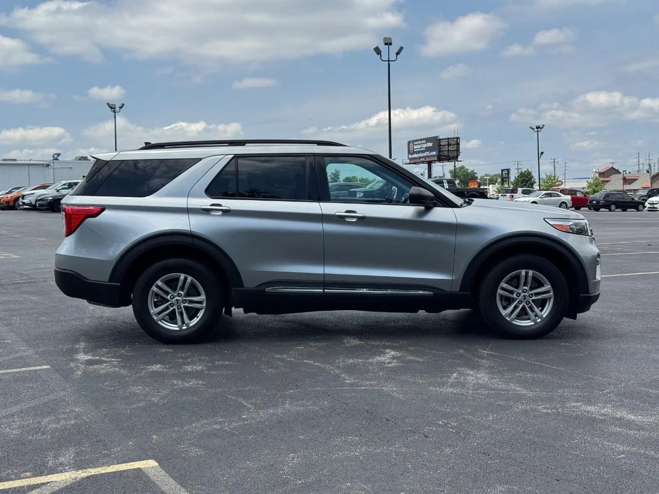 Used 2023 Iconic Silver Ford XLT image 3