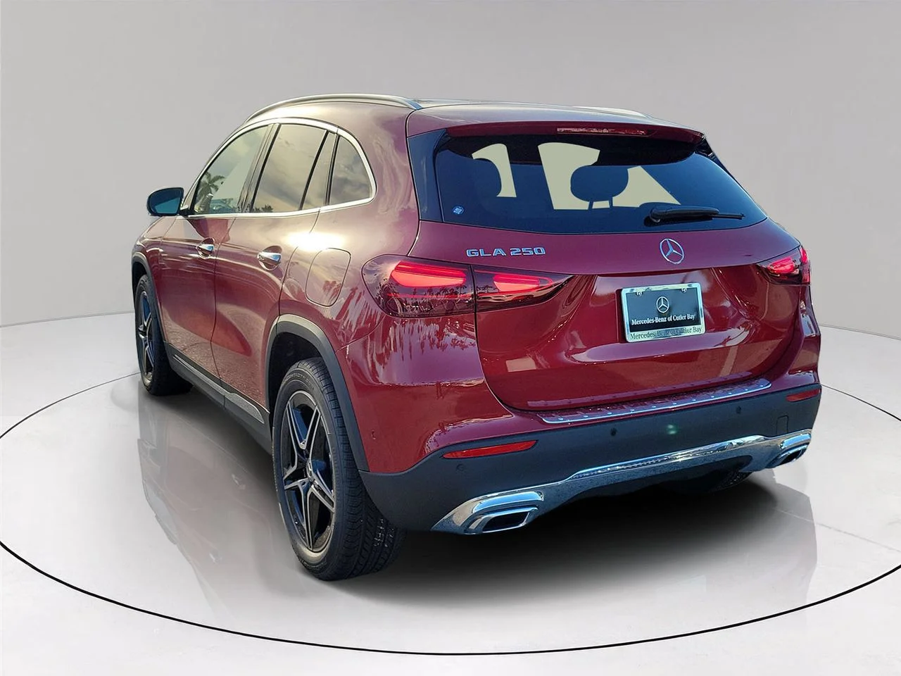 New 2026 MANUFAKTUR Patagonia Red Metallic Mercedes-Benz GLA 250 image 6