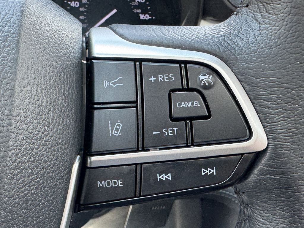 Used 2021 White Toyota XLE image 29