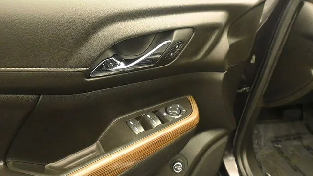 Used 2019 Iridium Metallic GMC SLE-2 image 14