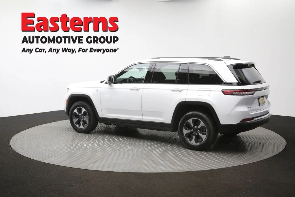 Used 2022 White Jeep 4xe image 67