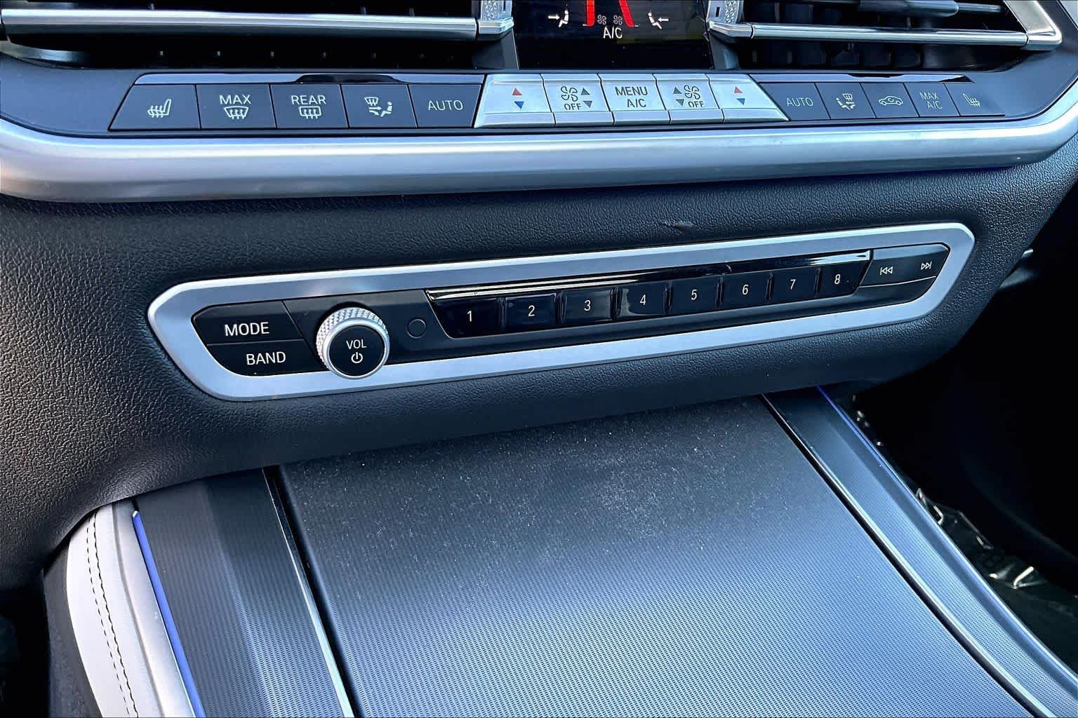 Used 2023 Phytonic Blue Metallic BMW sDrive40i image 35