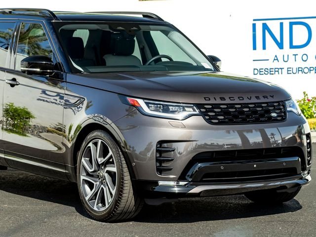Certified Used 2025 Charente Gray Premium Metallic Land Rover Dynamic SE image 5