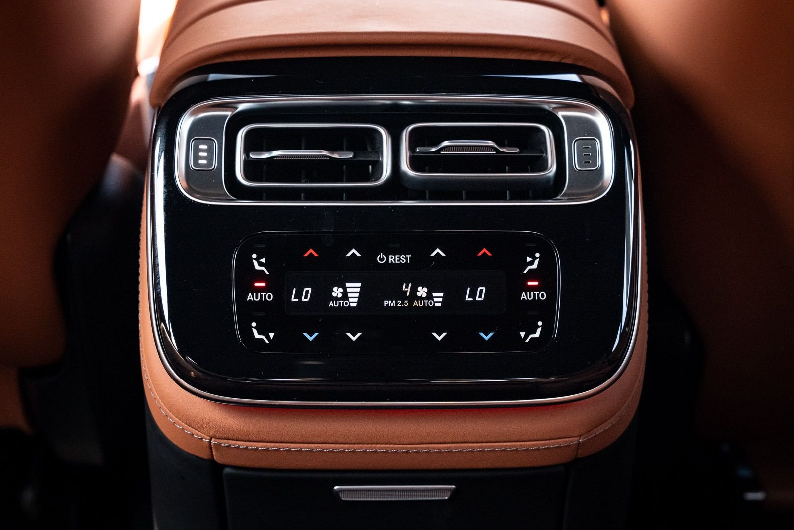 Used 2024  Mercedes-Benz S 580 image 42
