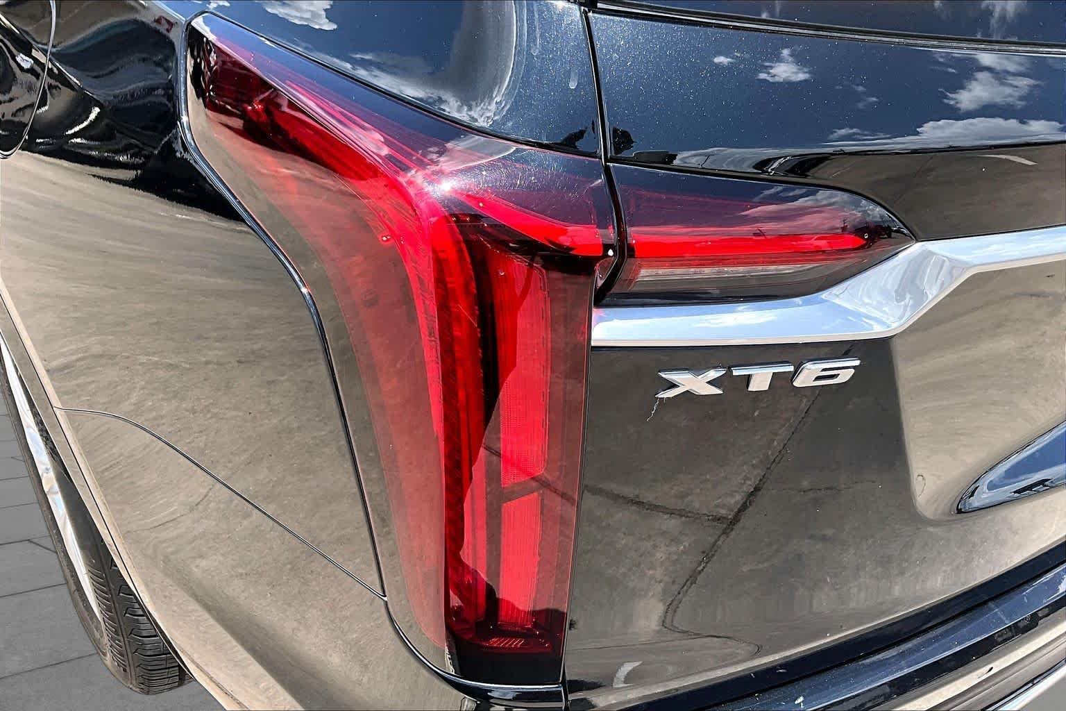 Used 2021 Stellar Black Metallic Cadillac Luxury image 29