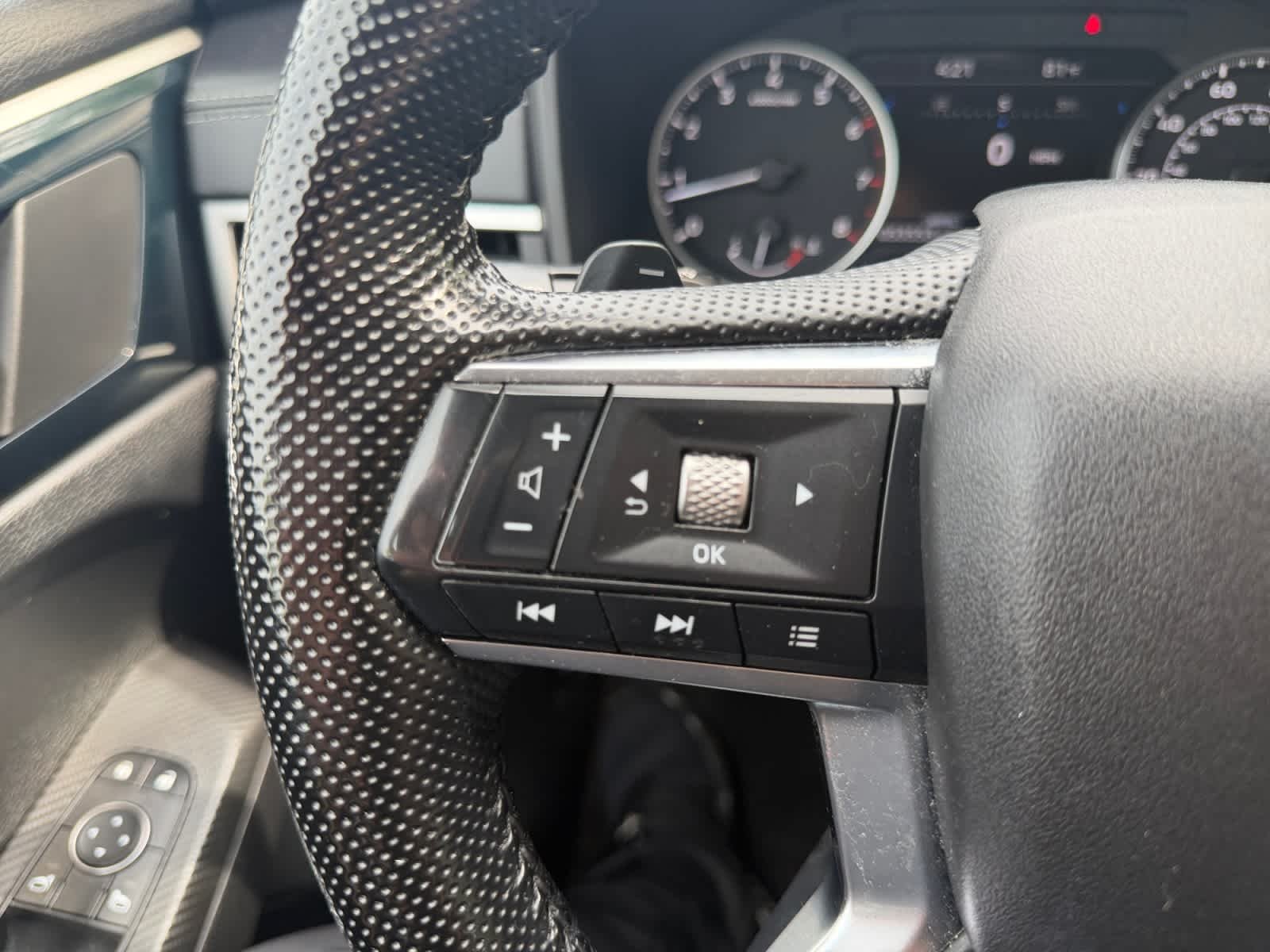 Used 2022 Labrador Black Pearl Mitsubishi SE image 20