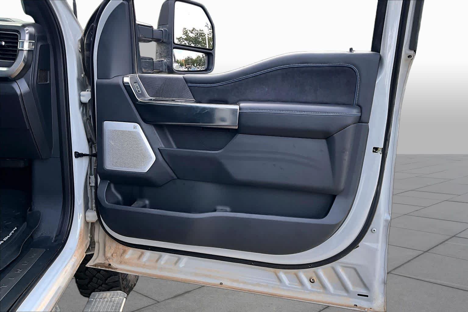 Used 2025 Avalanche Gray Ford Platinum image 20